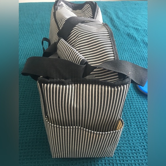 Pet Carrier Soft-sided Handbag - Picture 11 of 12